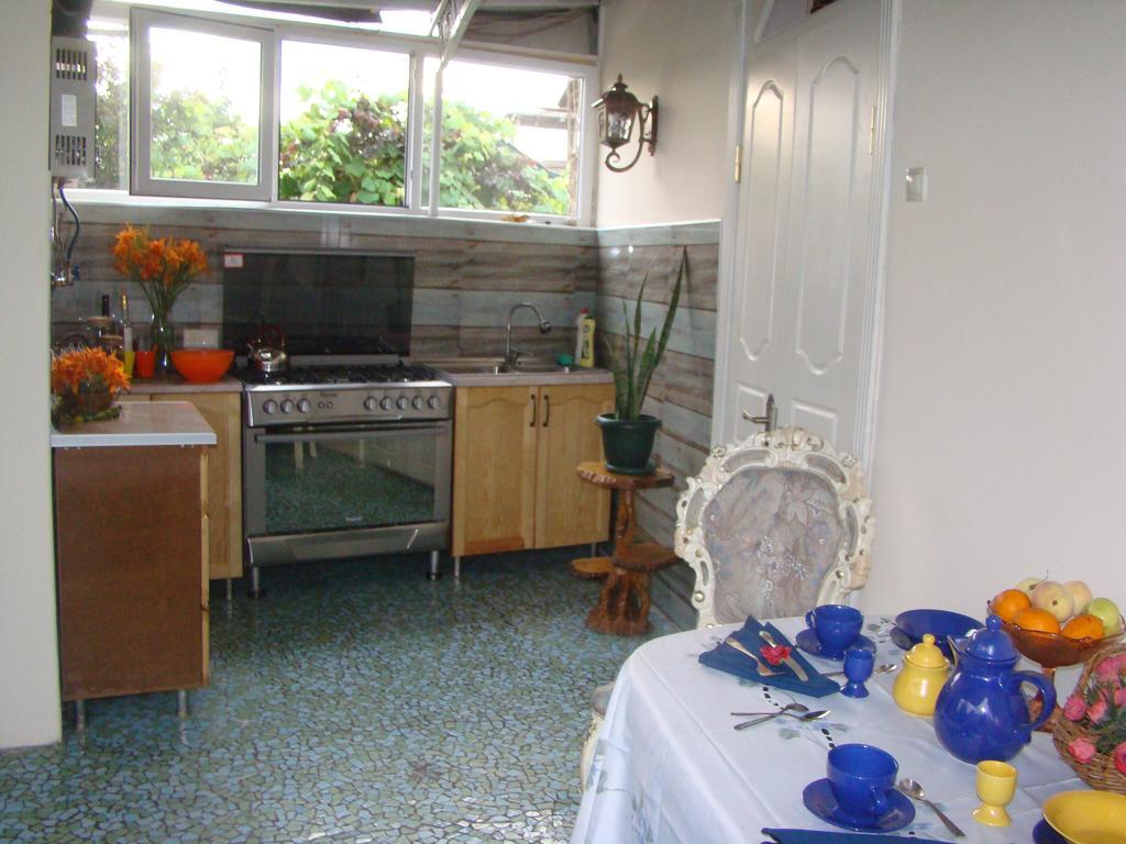 Guest House Temuri 바투미 외부 사진